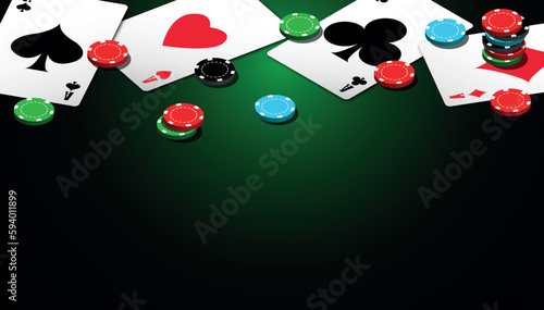 casinò, carte da poker con fiche sparse sul tappeto verde, concetto gioco d'azzardo, croupier