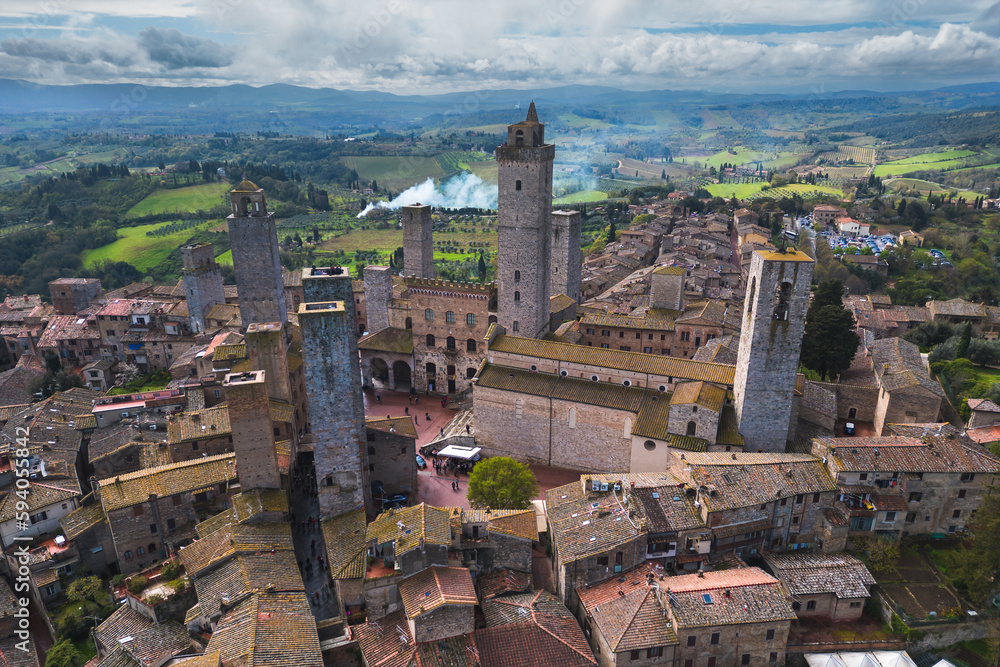 Φωτογραφία Aerial view of San Gimignano, UNESCO World Heritage Site, Siena, Tuscany, Italy