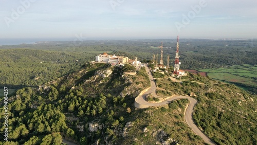 abbaye et église au sommet du monte toro sur l'île de Minorque aux baléares (Espagne)