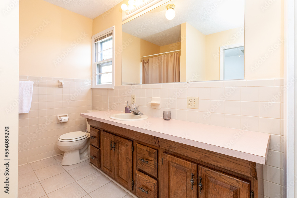 bathroom bathroom