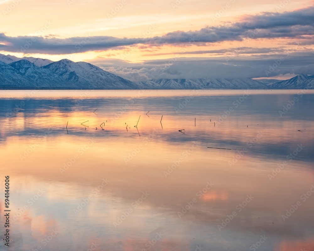 Fototapeta premium Utah Lake Sunrise