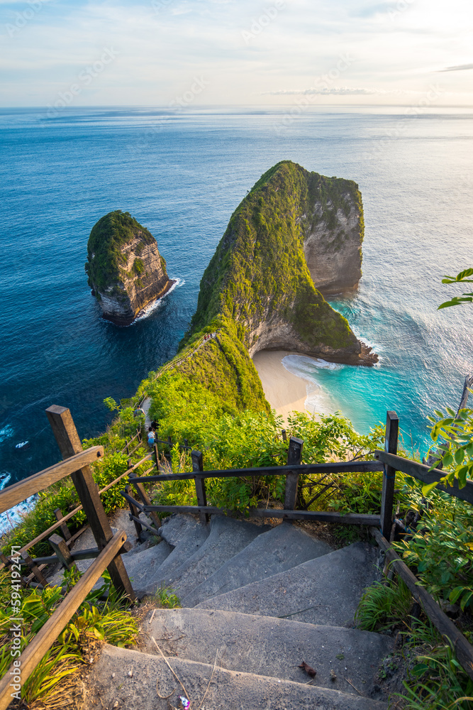 amazing view of kelingking beach in nusa penida, indonesia