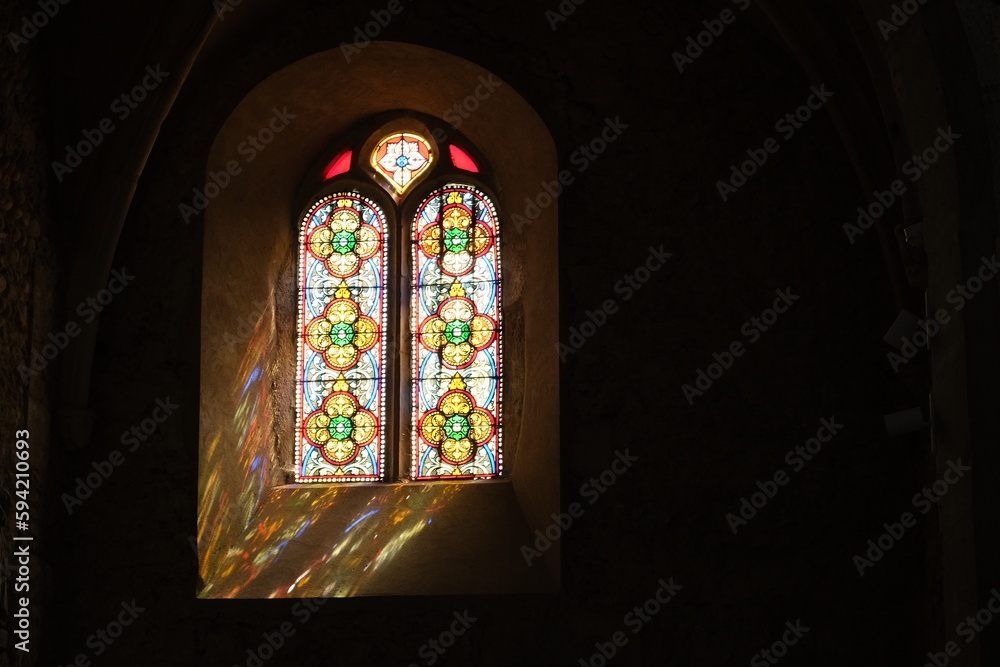 Vitraux de l'église fortifiée de Pérouges