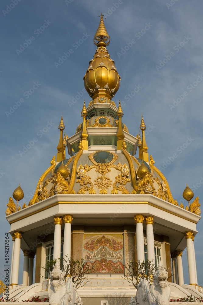 Maha Rattana Chedi of Wat Thung Setthi, Khon Kaen, Isan, Thailand, Asia