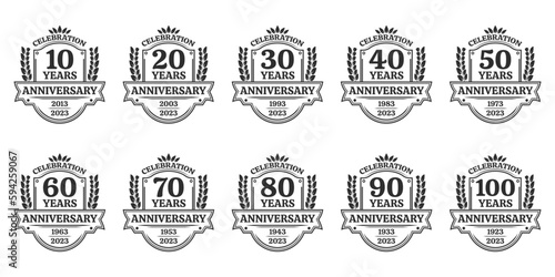 10, 20, 30, 40, 50, 60, 70, 80, 90, 100 years anniversary icon or logo. Vintage birthday banner design with laurel wreath. 10th anniversary yubilee celebration badge or label collection. Vector illust