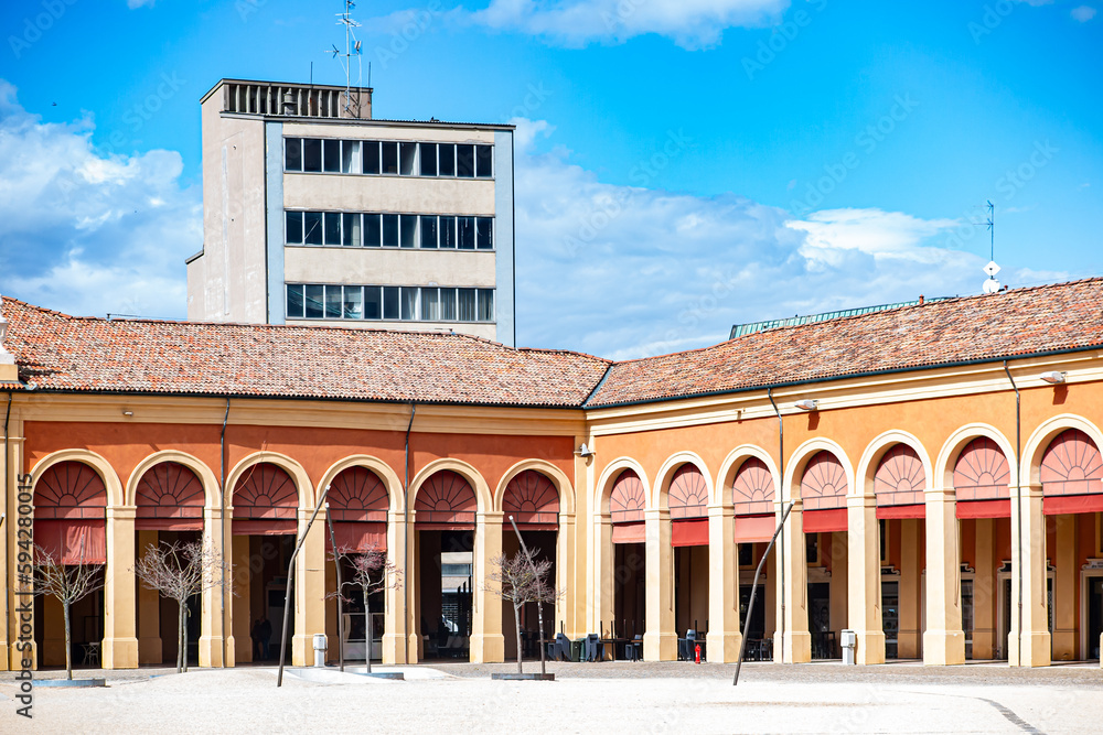 Fototapeta premium portici e piazza pavaglione con vista colonne