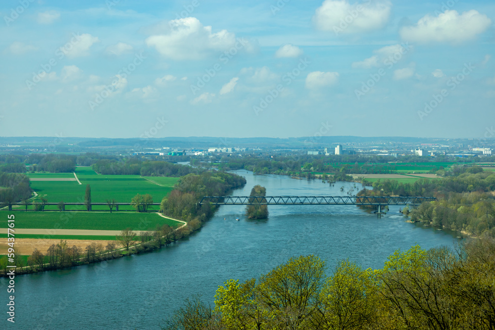 Frühlingswanderung durch wunderschöne Donaudelta bei Donaustauf - Bayern - Deutschland
