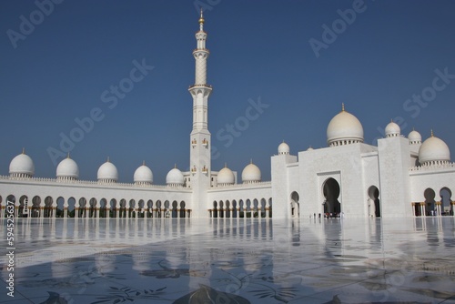 Beautiful shot of Sheikh Zayed Grand Mosque, Abu Dhabi, United Arab Emirates
