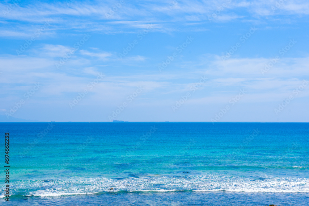 下田の青い海と青い空