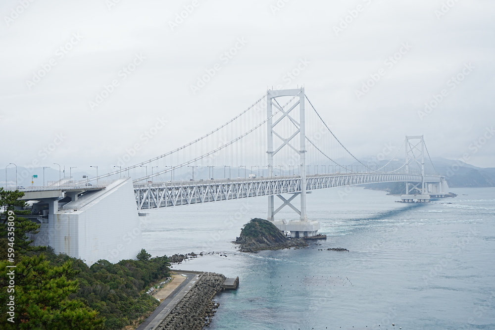 Fototapeta premium Oonaruto Bridge in-between Tokushima and Hyogo, Japan - 日本 兵庫 徳島 大鳴門橋