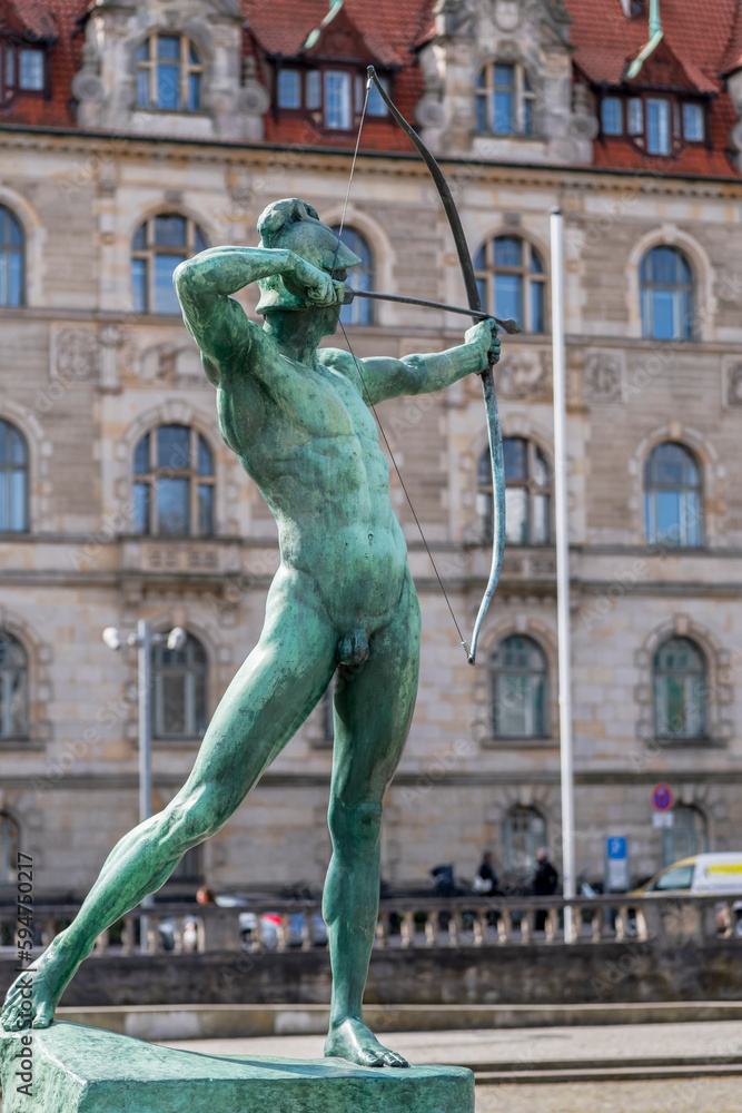 Naklejka premium Rathaus Hannover mit Bogenschütze