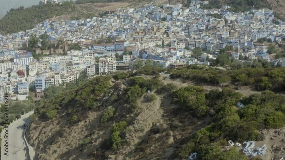 Vue de la ville de Chefchaouen en drone Vue de la ville de Chefchaouen en drone