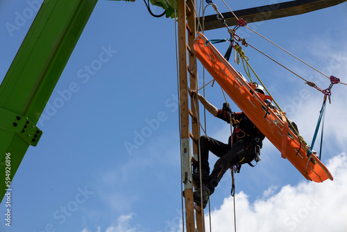 Rescuer seat belts safety harness go up the stairs