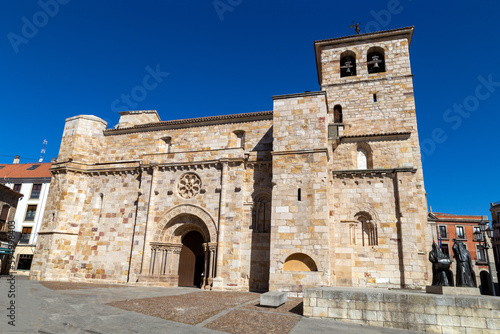 Iglesia románica de San Juan Bautista (siglos XII-XIII). Zamora, Castilla y León, España.