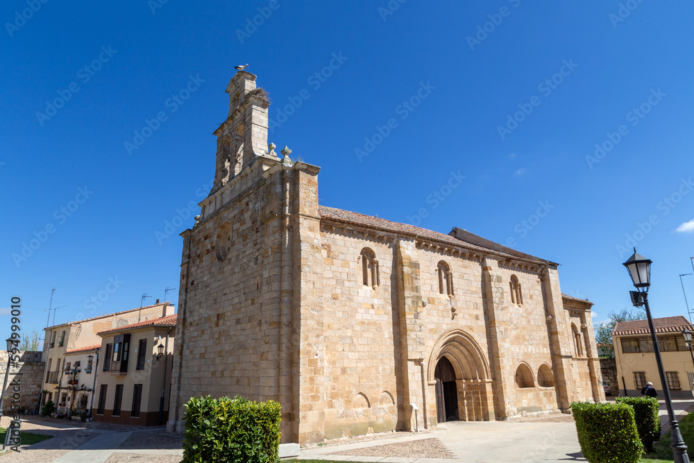 Iglesia de San Isidoro (siglo XII). Zamora, Castilla y León, España.
