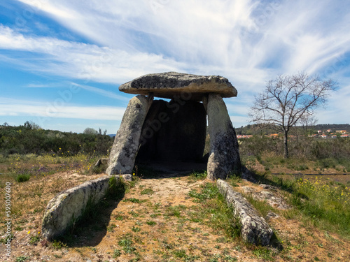 Anta de Zedes (3.000 a.C.). Monumento megalítico funerario. Carrazeda de Ansiães, Braganza, Portugal