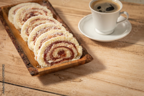 delicious roll cake