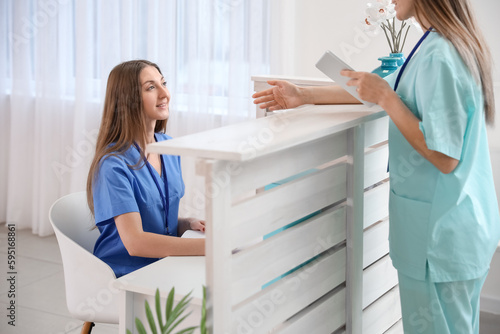 Female medical assistants w...