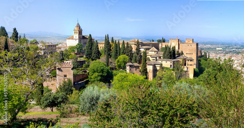 Vista de Alhambra desde a Generalife em Granada 