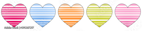 Ein Set von gestreiften Herzen in Pastellfarben.