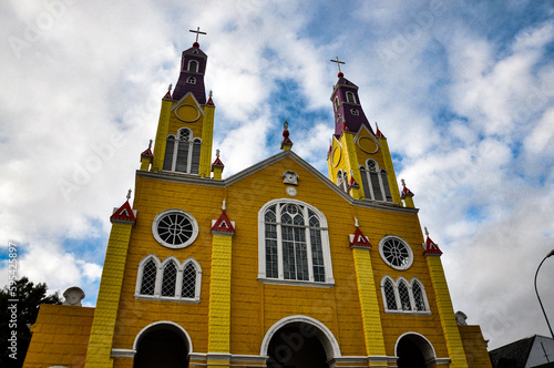 Obraz na płótnie yellow church 