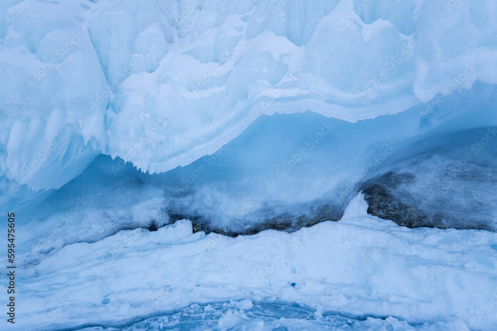 Fototapeta premium Icicles on Lake Baikal