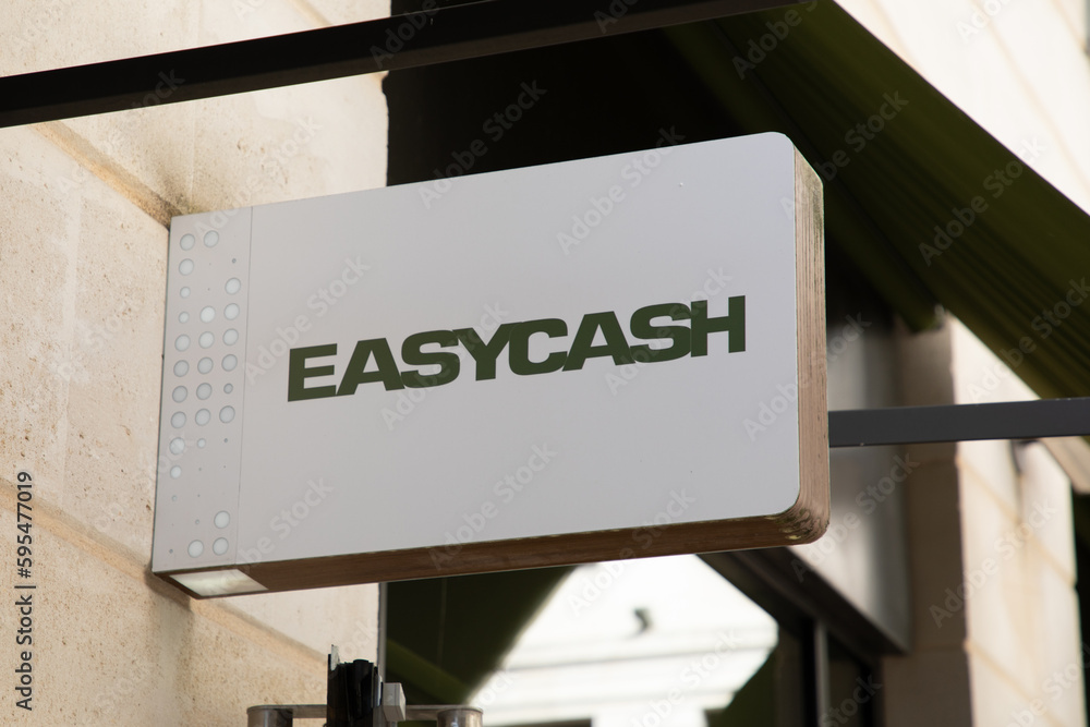 easycash logo brand and text sign of store cash converting product
