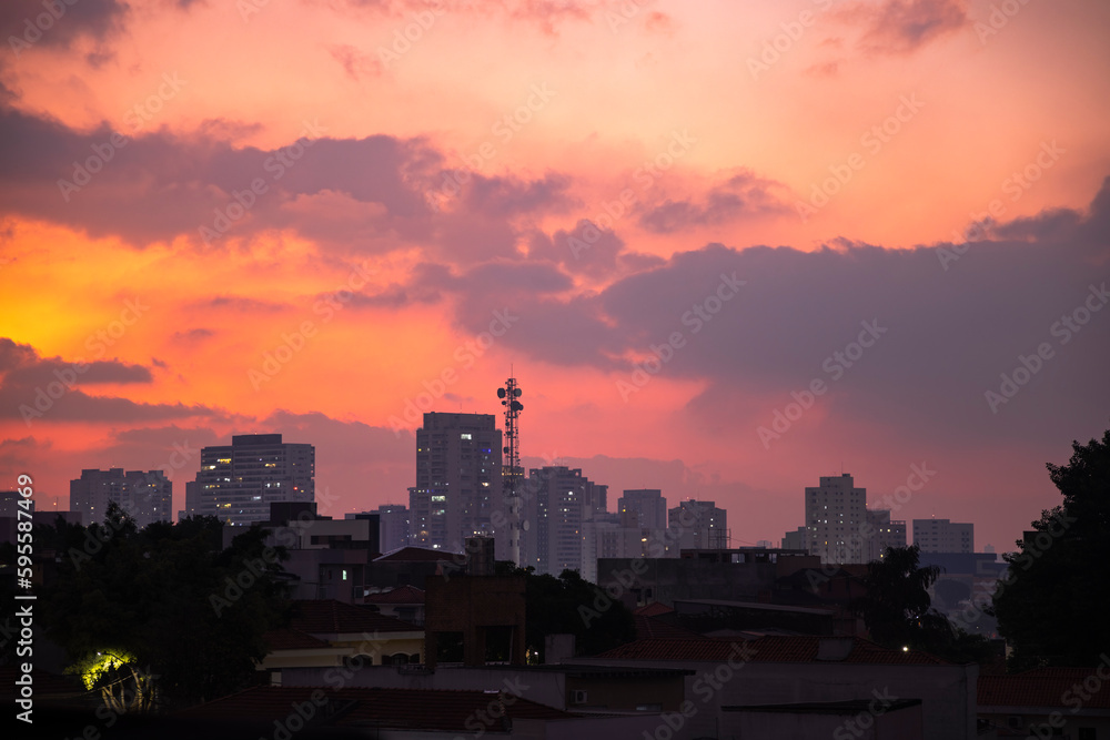 Beautiful sunset in the east zone of São Paulo, Tatuapé neighborhood