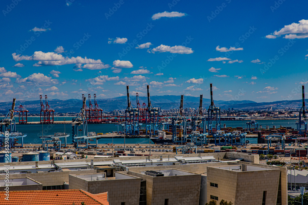 Portor cranes in the port