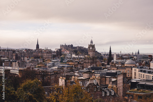 Edinburgh  Edimburgo - Capitale della Scozia. Tramonto  chiesa  edifici storici e opere architettoniche di origine gotica.