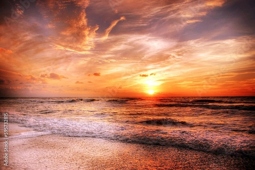 Fototapeta Naklejka Na Ścianę i Meble -  Sunset at the beach