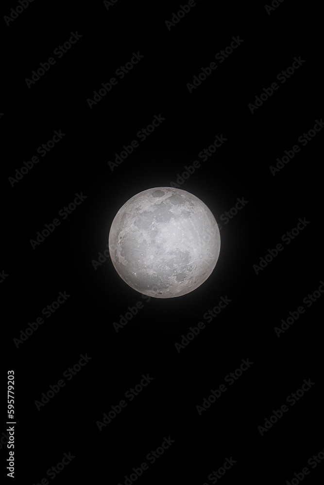 Fototapeta premium Luna llena con fondo negro
