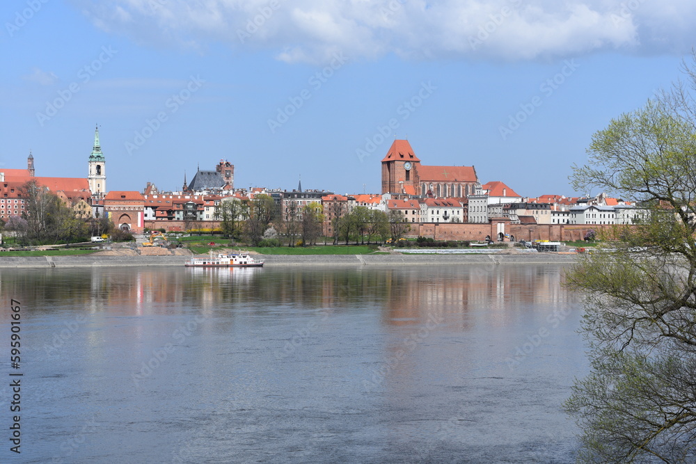 Obraz premium Toruń, gotyckie miasto wpisane na listę UNESCO, architektura, gród, europa, podróż, stary, krajobraz, niebo, średniowiecznej, lato, dom