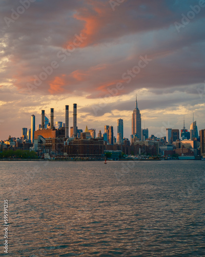 The East River at sunset in Williamsburg  Brooklyn  New York