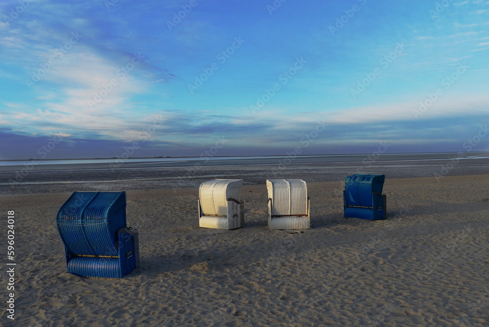 Obraz premium Strandkörbe am Meer auf Föhr