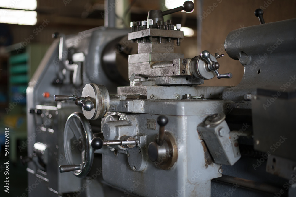 lathe for cutting round objects
lathe for cutting round objects