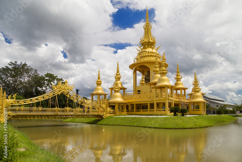 Obraz na płótnie Golden Temple at Wat Rong Khun, Chiang Rai, Thailand w salonie