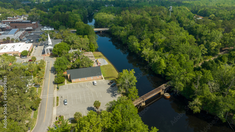 Obraz premium Aerial view of a small town called Conway, located outside of Myrtle Beach, South Carolina.