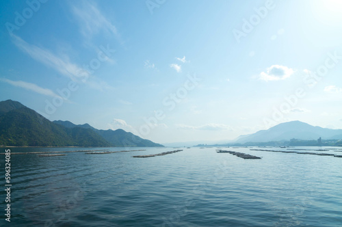 Wallpaper Mural 広島 宮島へ向かうフェリーから眺めた穏やかな瀬戸内海の眺め Torontodigital.ca