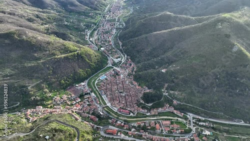 Valli Reatine, il borgo di Antrodoco, Rieti, Lazio, Italia.
Vista Aerea dall'alto. photo