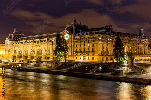 Bild auf Leinwand Orsay Museum in Paris at night