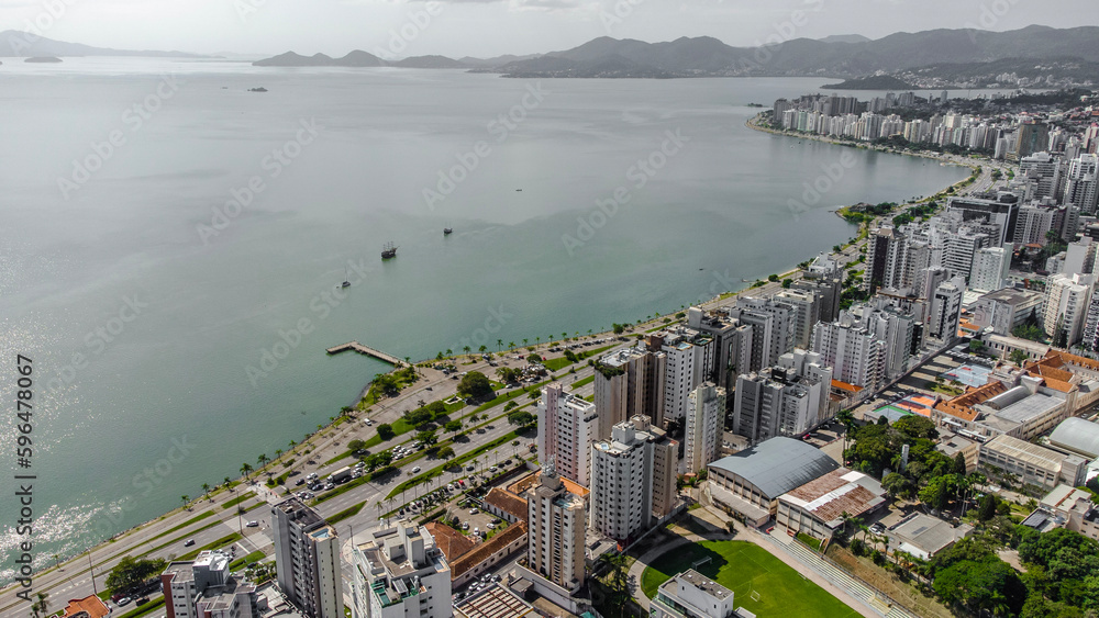 Obraz premium Beira Mar Ilha Cidade Centro Floripa Florianópolis Santa Catarina Baía Norte Estrada Rua Barcos Pontes Viagem Viajar Verão Turismo Trapiche Hercílio Luz Carros Catarinense Drone Paisagem Manezinho