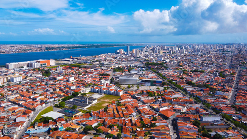 City of Aracaju, showing buildings and the bridge that gives access to the municipality of Barra dos Coqueiros.