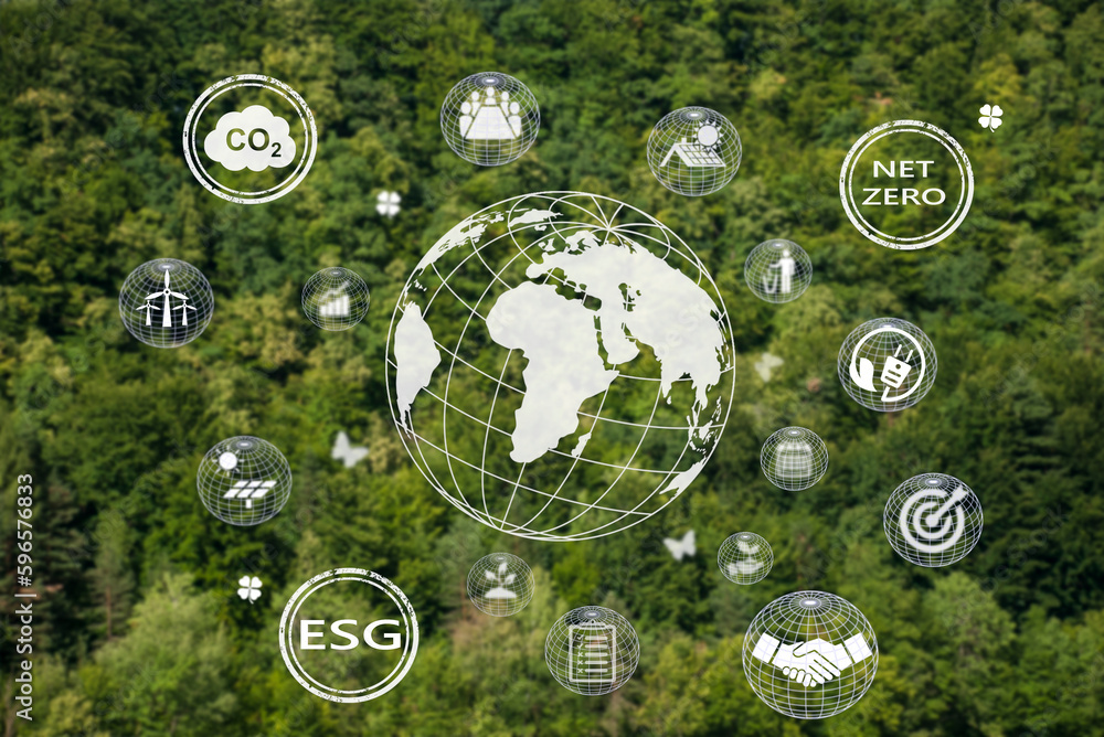 Ikony net zero w widoku z góry lasu dla środowiska naturalnego neutralnego pod względem emisji dwutlenku węgla oraz dla klimatu. Strategia długoterminowa cele emisji gazów cieplarnianych.