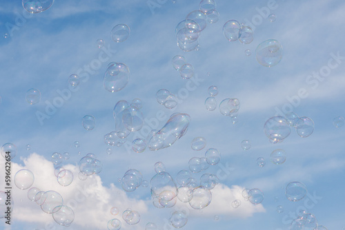 空とシャボン玉