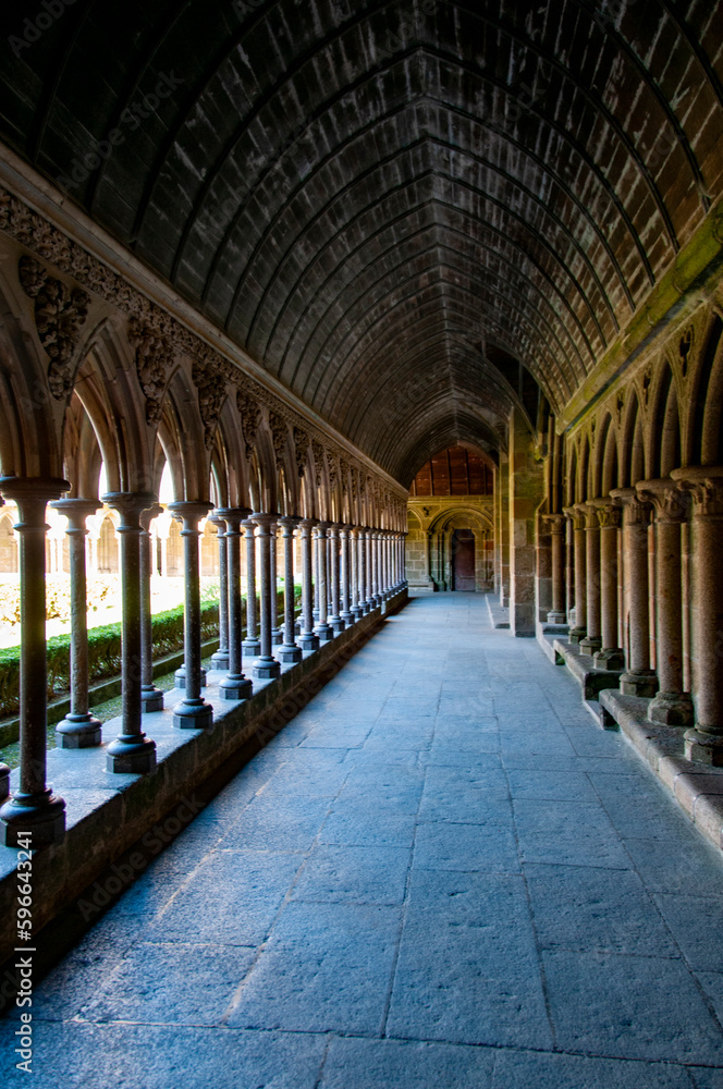 モンサンミッシェル修道院の回廊の木造の天井
