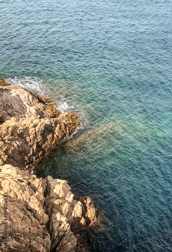 sea and rocks