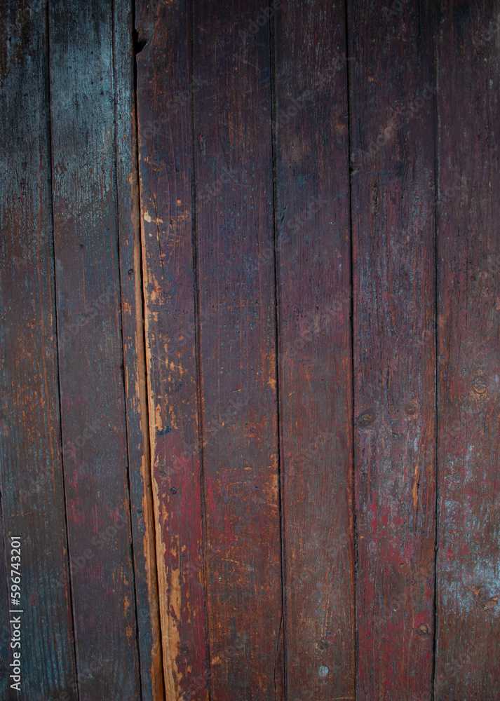 Puerta de madera color café con textura vieja y desgastada ideal para fondos Puerta de madera color café con textura vieja y desgastada ideal para fondos