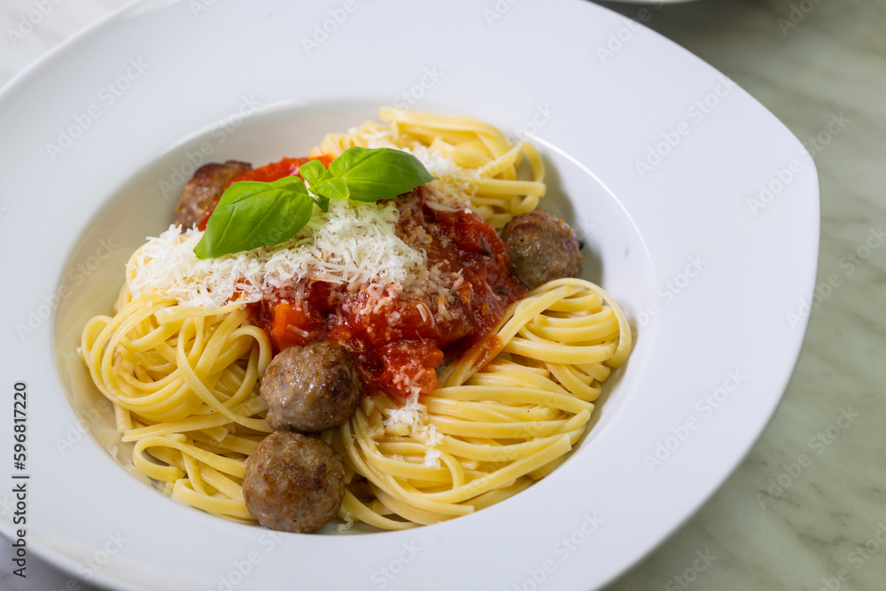 spaghetti with meat balls and tomato sauce spaghetti with meat balls and tomato sauce