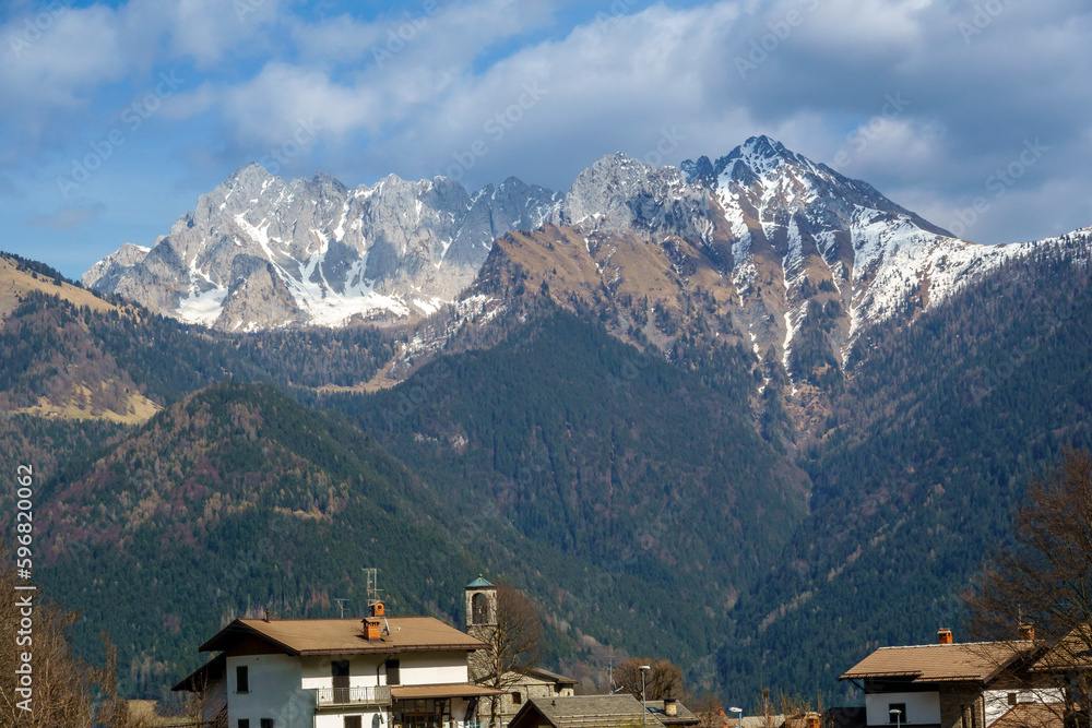 Fototapeta premium paesaggio montano